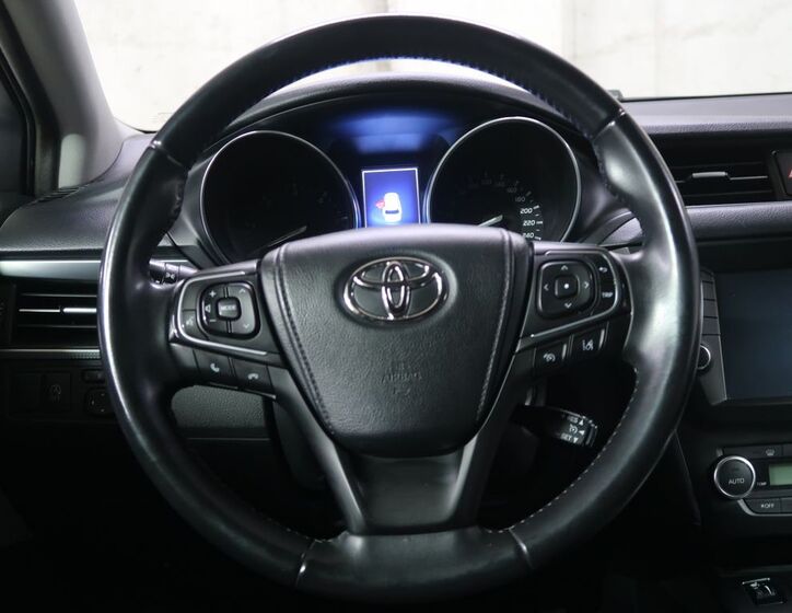 Toyota Avensis 14