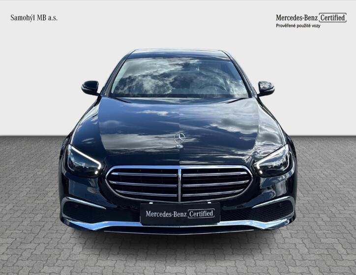 Mercedes-Benz Třídy E 8