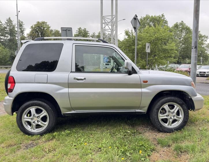 Mitsubishi Pajero Pinin 8