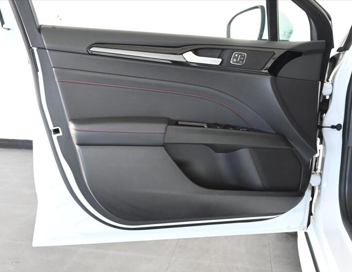 Ford Mondeo 25