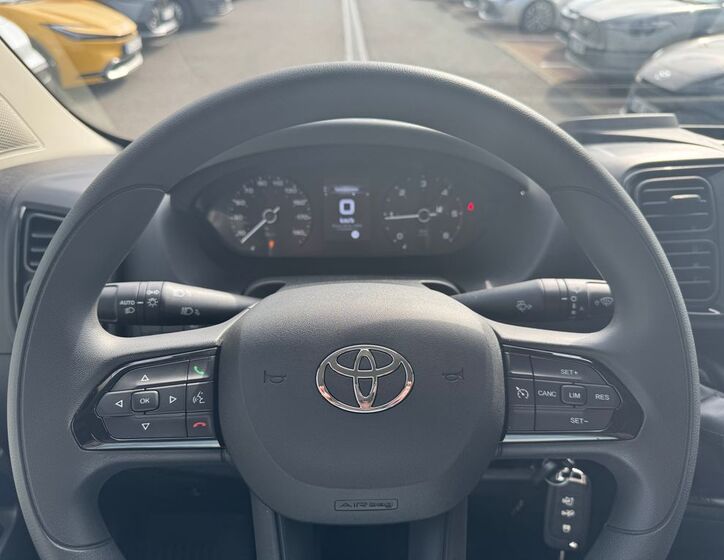 Toyota Proace Max 12