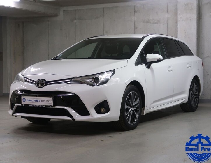 Toyota Avensis 1