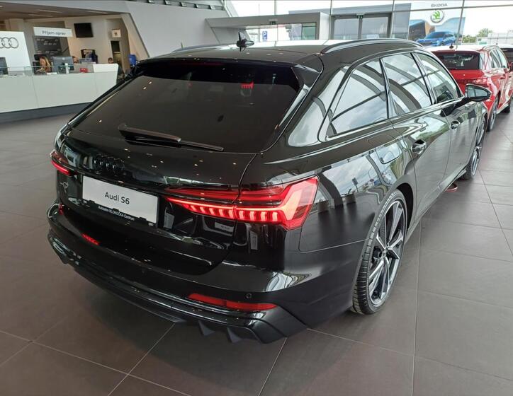 Audi S6 5