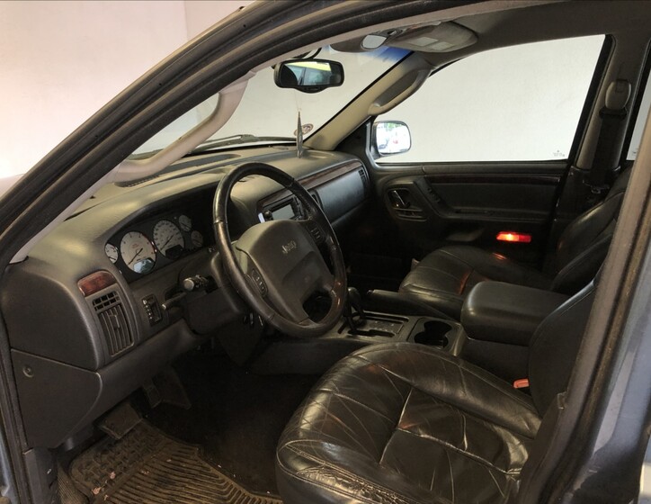 Jeep Grand Cherokee 9