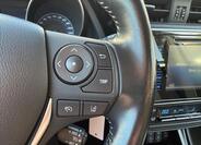 Toyota Auris 13