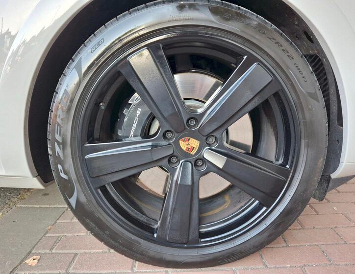 Porsche Cayenne 35