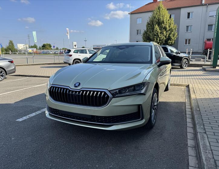 Škoda Superb 1