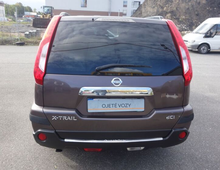 Nissan Ostatní 12