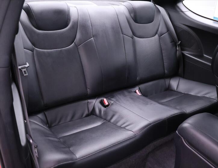 Hyundai Genesis 15