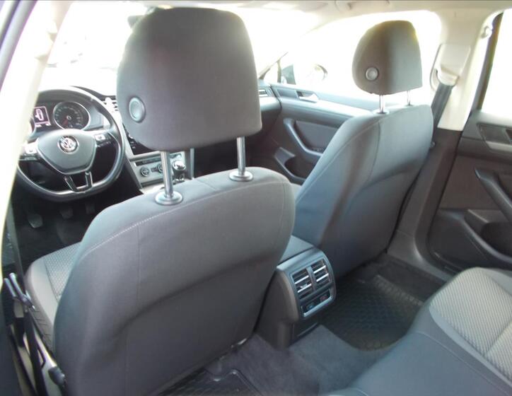Volkswagen Passat 16