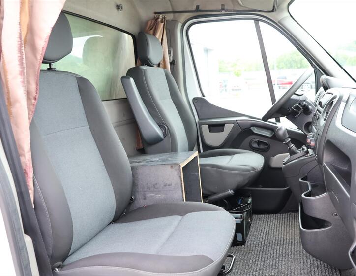 Renault Master 12