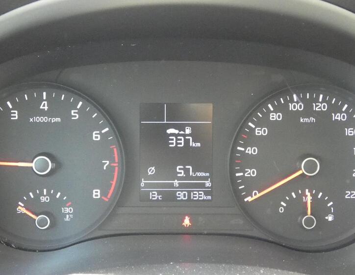 KIA Rio 13