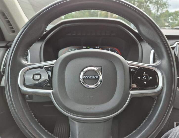 Volvo XC90 17