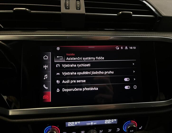 Audi Q3 10
