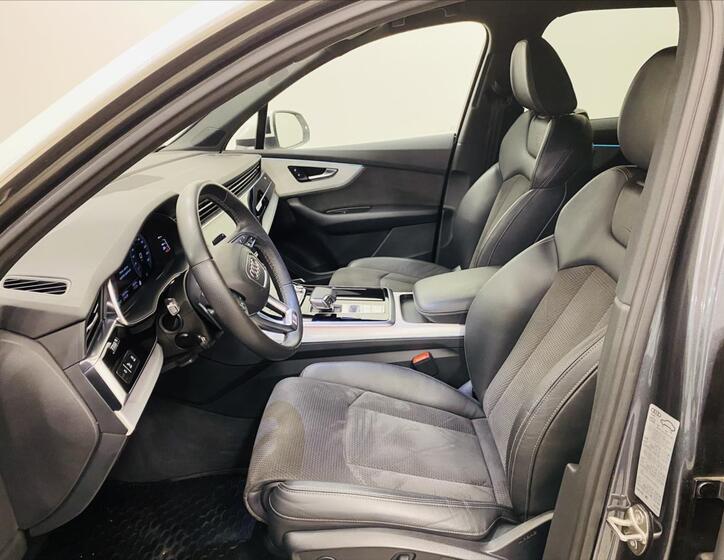 Audi Q7 5