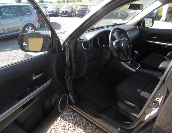 Suzuki Grand Vitara 11