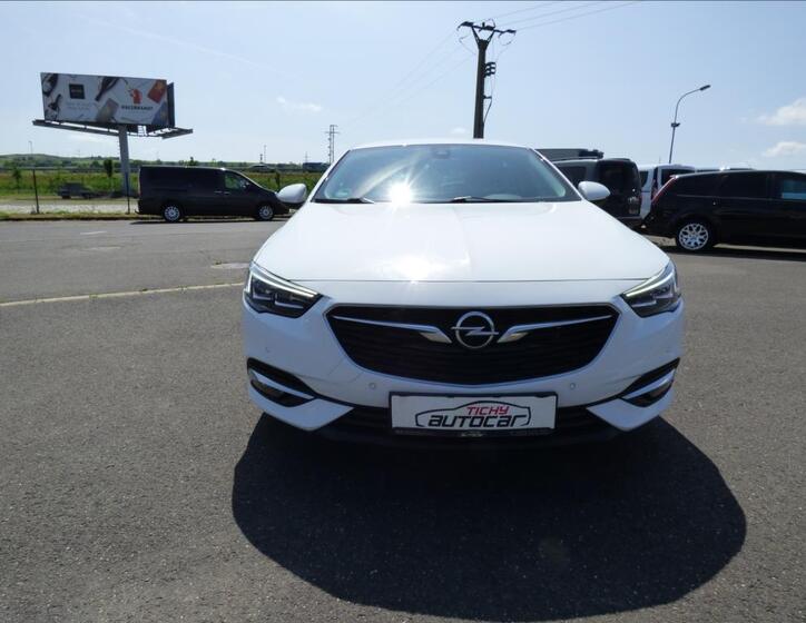 Opel Insignia 8