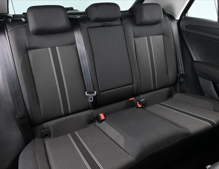 Volkswagen T-Roc 30