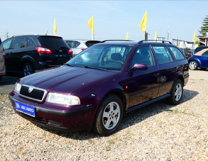 Škoda Octavia 1