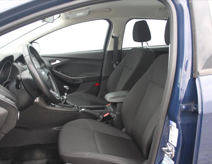 Ford Focus 10