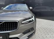 Volvo V90 25