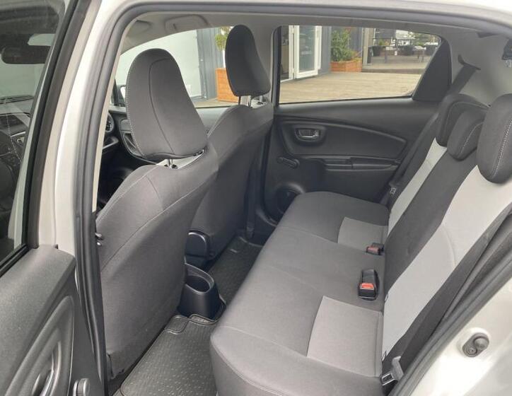 Toyota Yaris 12