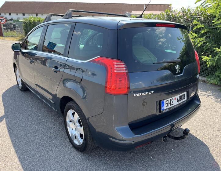 Peugeot 5008 8