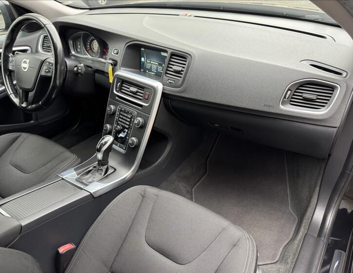 Volvo V60 25