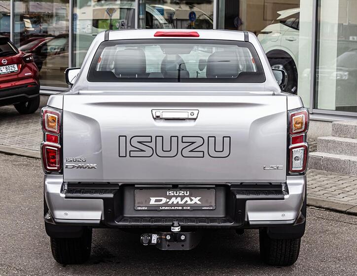 Isuzu D-Max 7