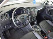 Volkswagen Tiguan 9