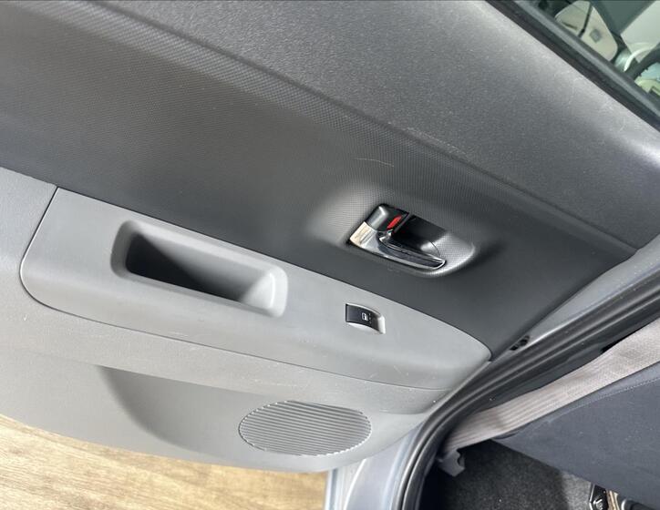 Subaru Justy 14