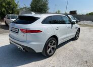 Jaguar F-Pace 10