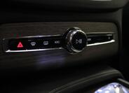 Volvo XC90 30