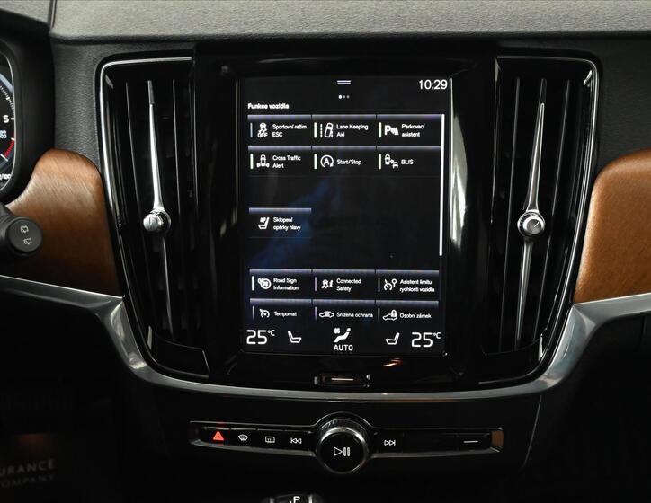Volvo V90 21