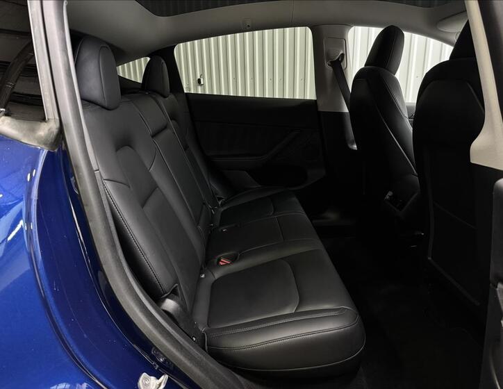 Tesla Model Y 30