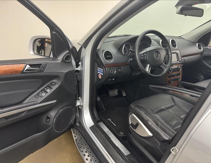 Mercedes-Benz GL 23