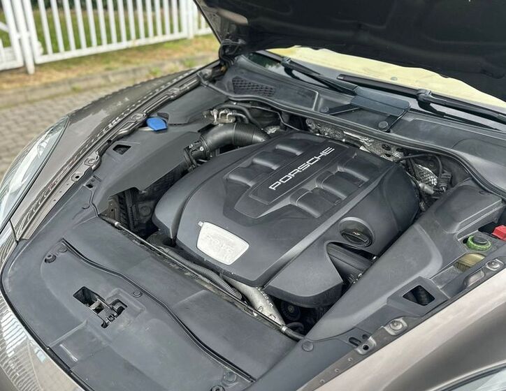 Porsche Cayenne 13