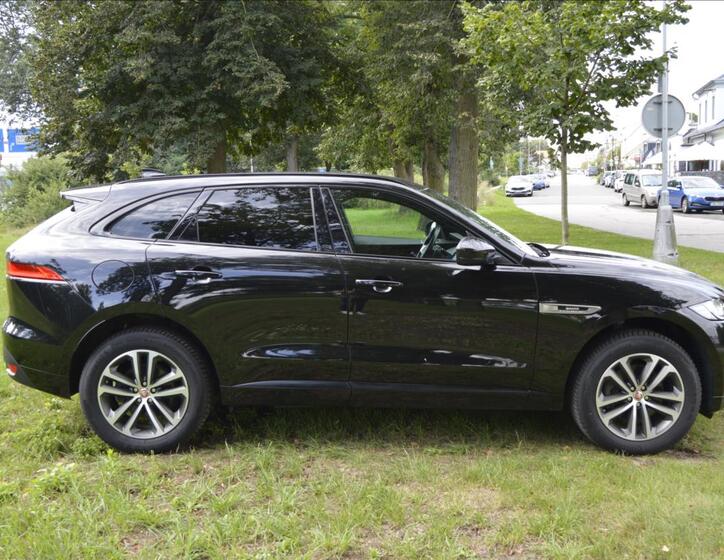 Jaguar F-Pace 4