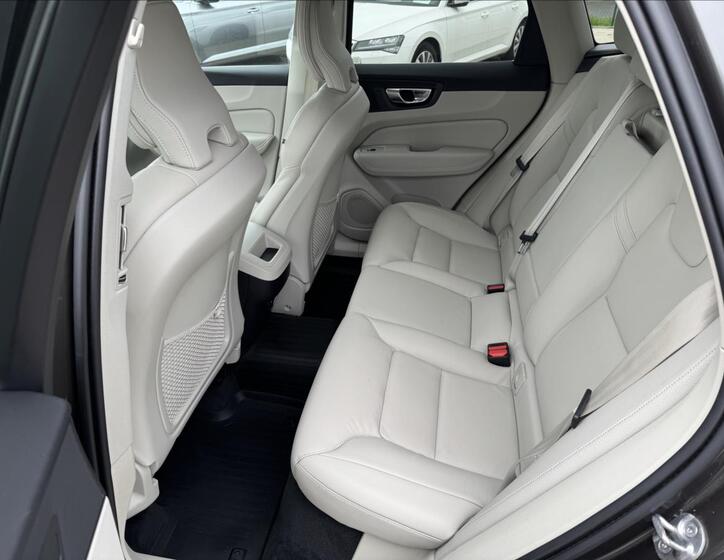 Volvo XC60 10