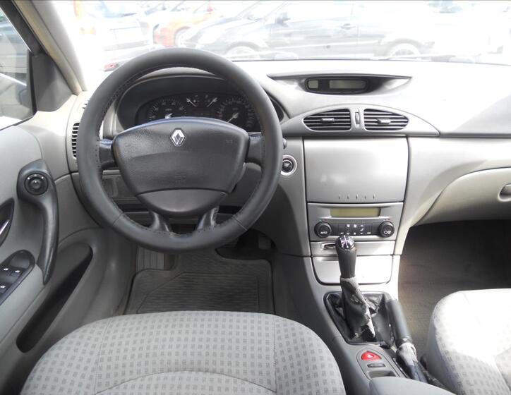 Renault Laguna 13