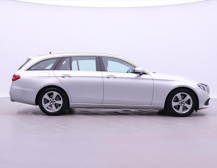 Mercedes-Benz Třídy E 8