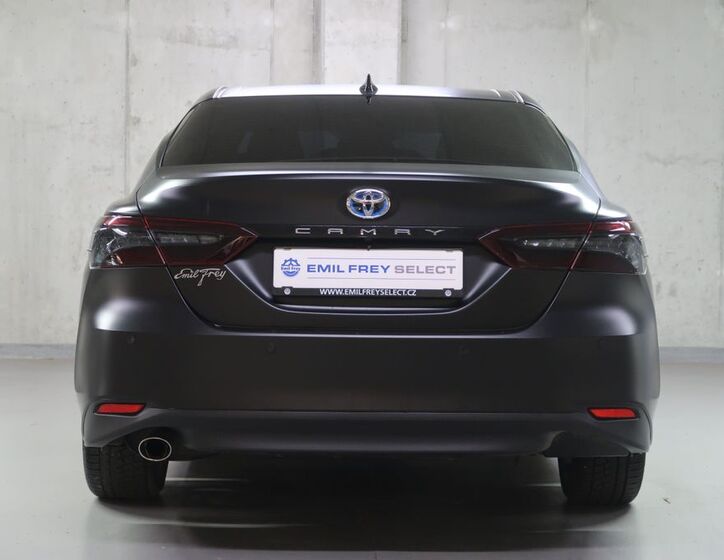 Toyota Camry 6