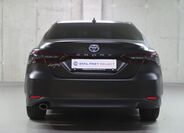 Toyota Camry 6