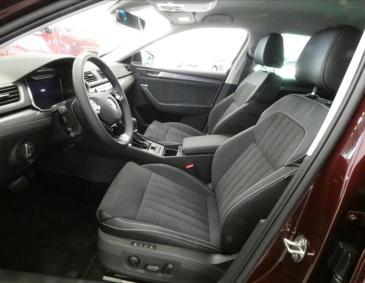 Škoda Superb 9