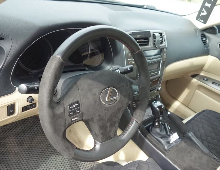 Lexus IS 220 16