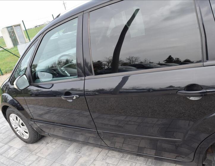 Ford Galaxy 10