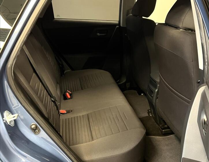 Toyota Auris 12