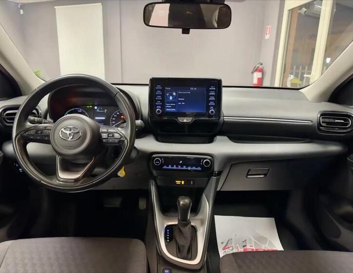 Toyota Yaris 8