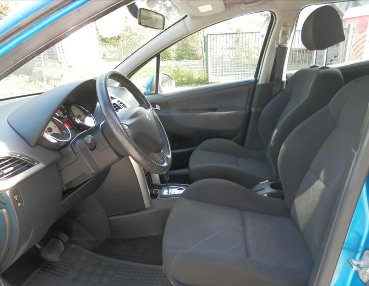 Peugeot 207 11