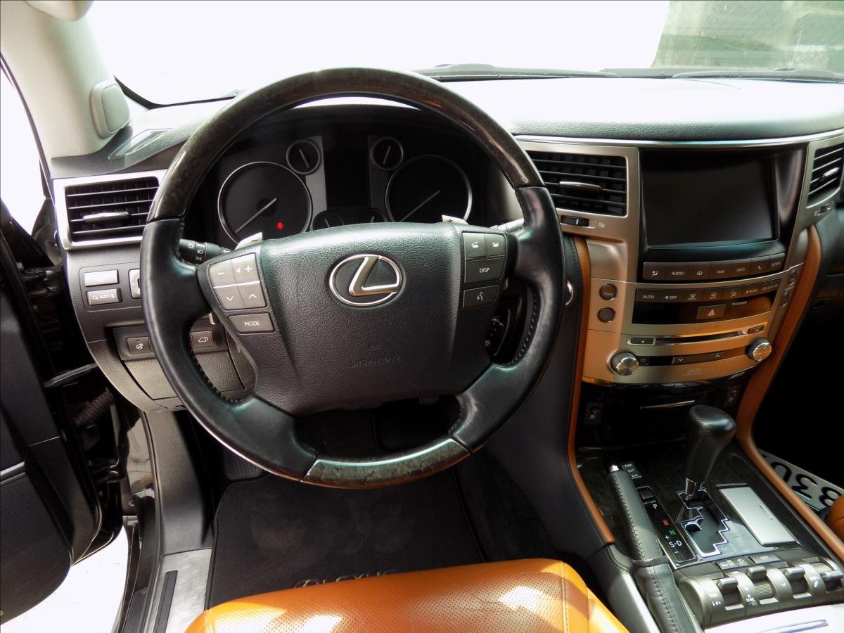 Lexus LX 570